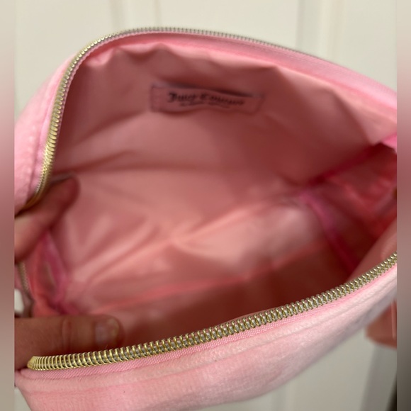 Juicy Couture pink velour makeup bag - NWOT - Picture 5 of 6
